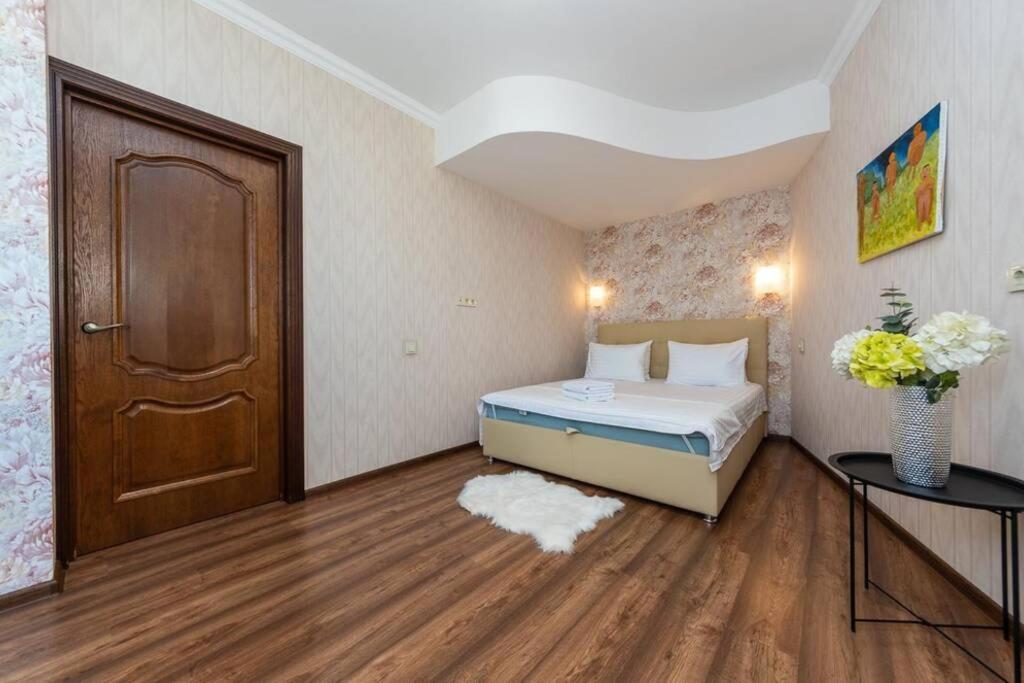 Apartments With Crazy Panoramic View Of The Dniepr Kiev Bagian luar foto