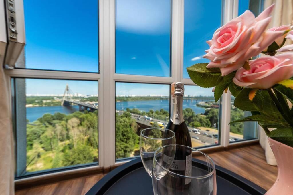 Apartments With Crazy Panoramic View Of The Dniepr Kiev Bagian luar foto