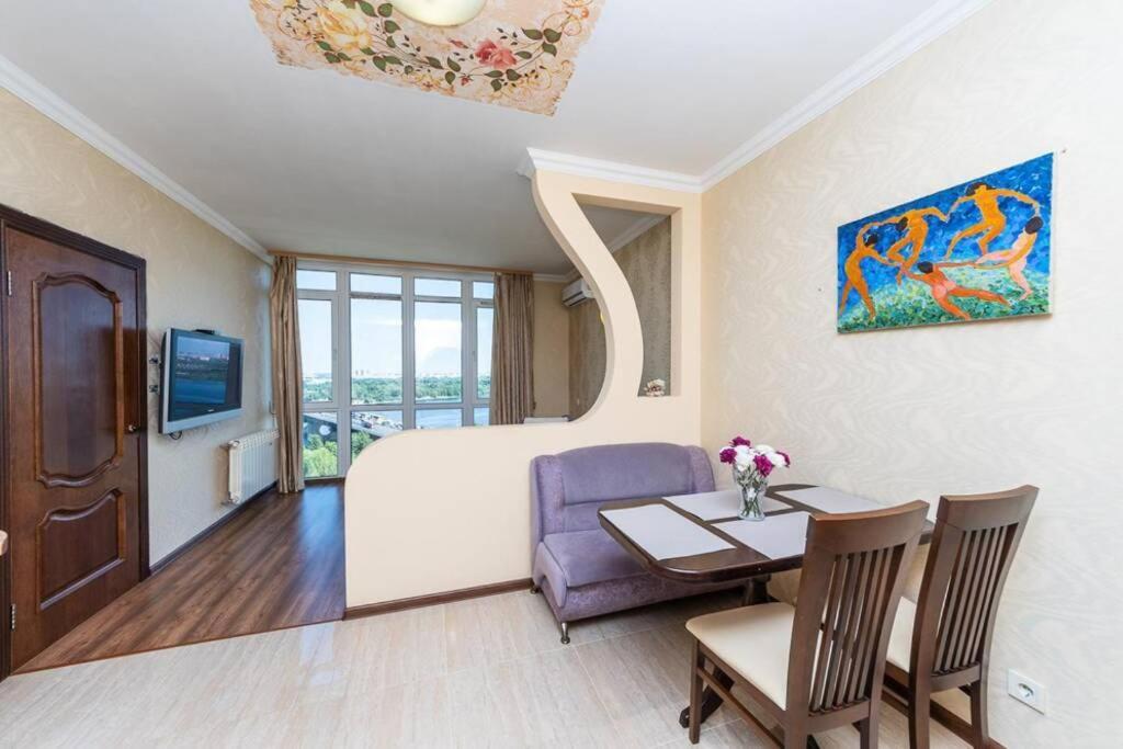 Apartments With Crazy Panoramic View Of The Dniepr Kiev Bagian luar foto