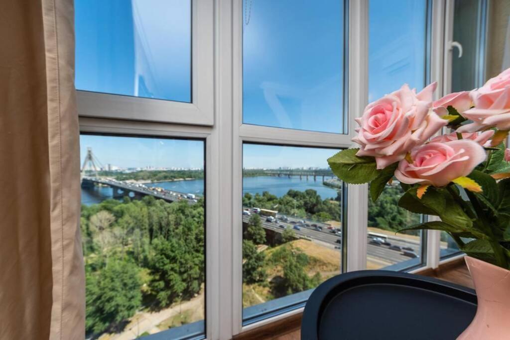 Apartments With Crazy Panoramic View Of The Dniepr Kiev Bagian luar foto
