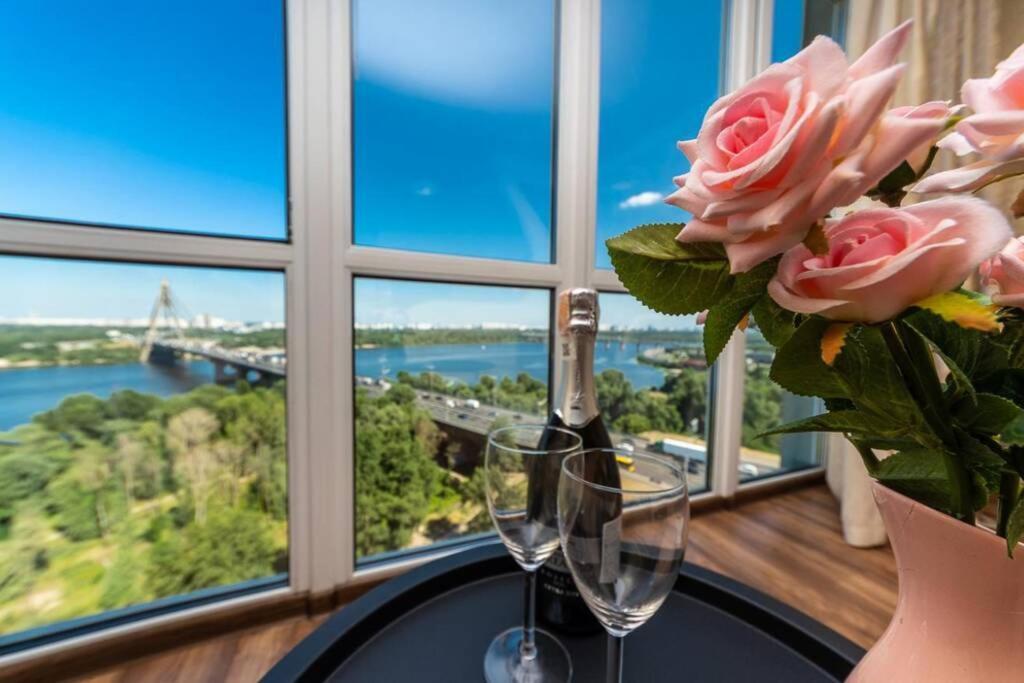 Apartments With Crazy Panoramic View Of The Dniepr Kiev Bagian luar foto