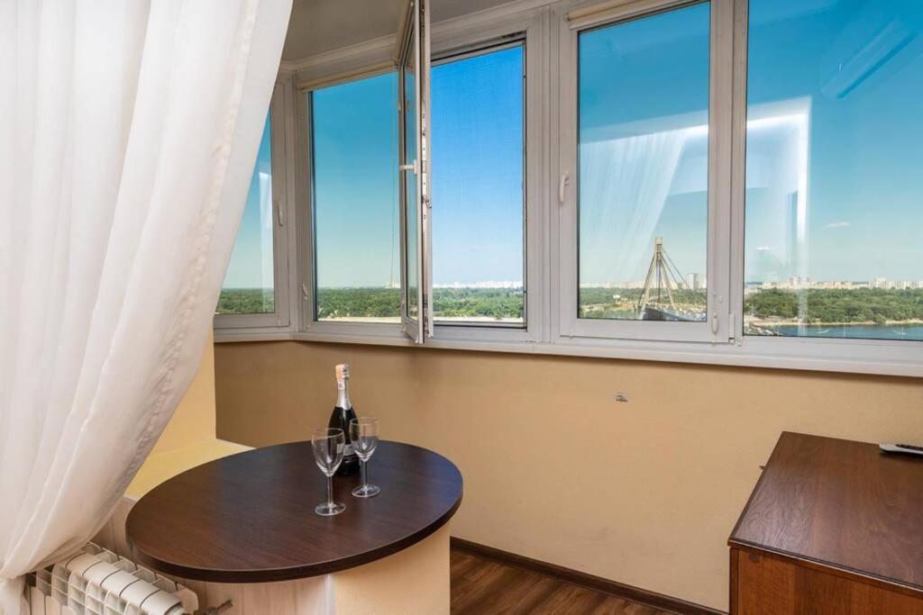 Apartments With Crazy Panoramic View Of The Dniepr Kiev Bagian luar foto