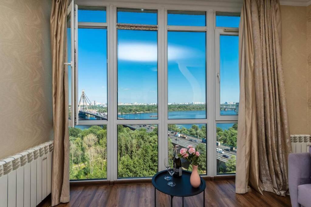Apartments With Crazy Panoramic View Of The Dniepr Kiev Bagian luar foto
