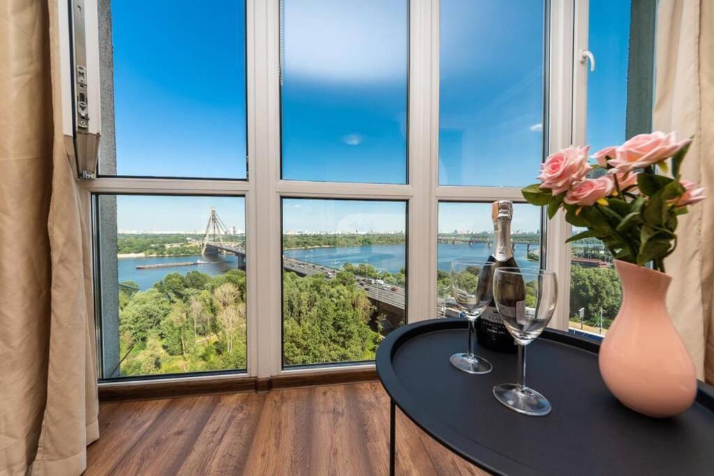 Apartments With Crazy Panoramic View Of The Dniepr Kiev Bagian luar foto