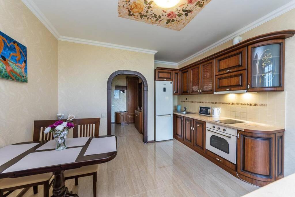 Apartments With Crazy Panoramic View Of The Dniepr Kiev Bagian luar foto